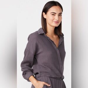 Monrow $128 Relaxed Blouse with Twisted Front Gauzy Cotton Size X-Small - 119412